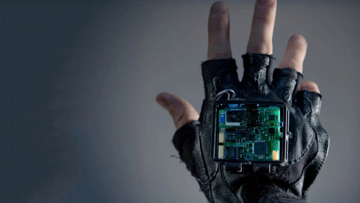 These Gloves Can Teach You to Play the Piano. And Maybe Heal Your Brain.